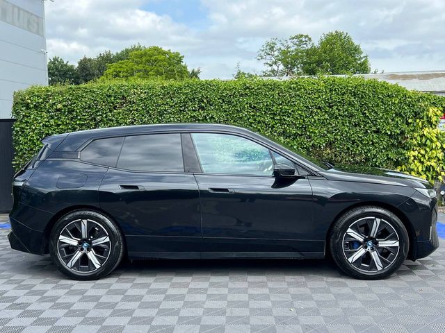 Image for 2022 BMW iX XDRIVE40 76.6KWH // PANORAMIC SUNROOF // LEATHER HEATED & POWERED SEATS // VIRTUAL COCKPIT 