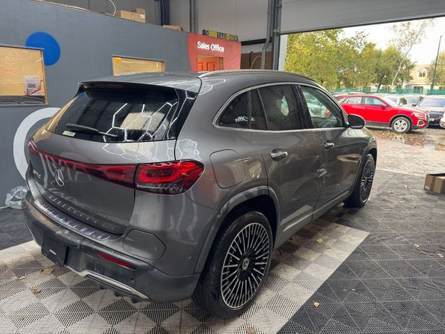 Image for 2021 Mercedes-Benz EQA 2021 MERCEDES-BENZ EQA AUTOMATIC / CRUISE CONTROL / PARKING CAMERA / ELECTRIC MEMORY & HEATED SEATS / PADDLE SHIFTERS / PANORAMIC SUNROOF / HEATED STEERING WHEEL / APPLE CARPLAY AND MORE