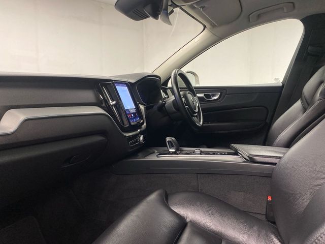 Image for 2023 Volvo XC60 T6 Recharge PHEV 350hp AT8 Plus Bright
