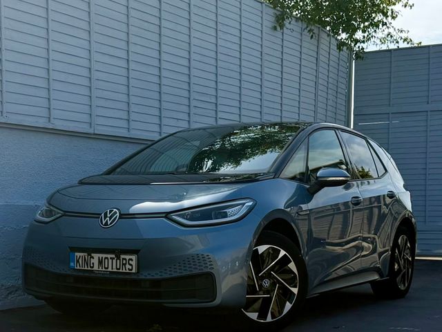 Image for 2023 Volkswagen ID.3 FAMILY PRO / PAN ROOF / 95.3% SOH / 18" ALLOYS / HALF-LEATHER / ONE OWNER / *FINANCE PACKAGES AVAILABLE*
