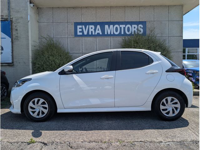Image for 2023 Toyota Yaris X HYBRID AUTOMATIC 1.5 PETROL //REVERSE CAMERA//KEYLESS ENTRY//ADAPTIVE CRUISE CONTROL//