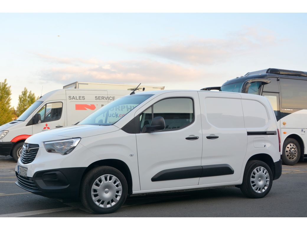 Image for 2022 Opel Combo L1h1-1.5 100ps-dsl-6sp-my22 5D