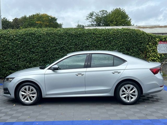 Image for 2022 Skoda Octavia AMBITION 2.0 TDI // CRUISE CONTROL // DUAL ZONE CLIMATE CONTROL // REVERSE CAMERA