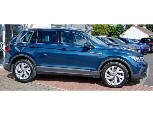 Image for 2023 Volkswagen Tiguan Life 2.0 TDI 122HP **REAR VIEW CAMERA, APP CONNECT, BLUETOOTH**