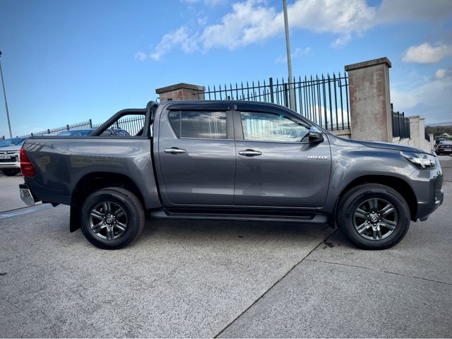 Image for 2025 Toyota Hilux 2.8 SR5 MANUAL