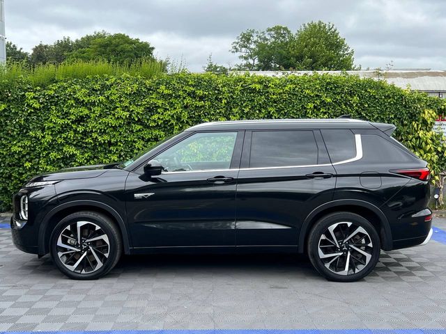 Image for 2022 Mitsubishi Outlander 7-SEATER 2.0 HYBRID ** HUGE SPEC ** // OPENING PAN ROOF // LEATHER HEATED MASSAGE SEATS // 360 PARKING CAMERAS