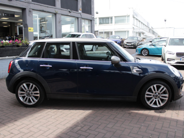 Image for 2017 Mini Cooper D 7 5DR HATCHBACK AUTOMATIC // WITH ONLY 84, 000 KM'S // STUNNING CAR // BUY WITH CONFIDENCE AA AND SIMI APPROVED DEALER 2026 // FINANCE ARRANGED // ALL TRADE INS WELCOME //