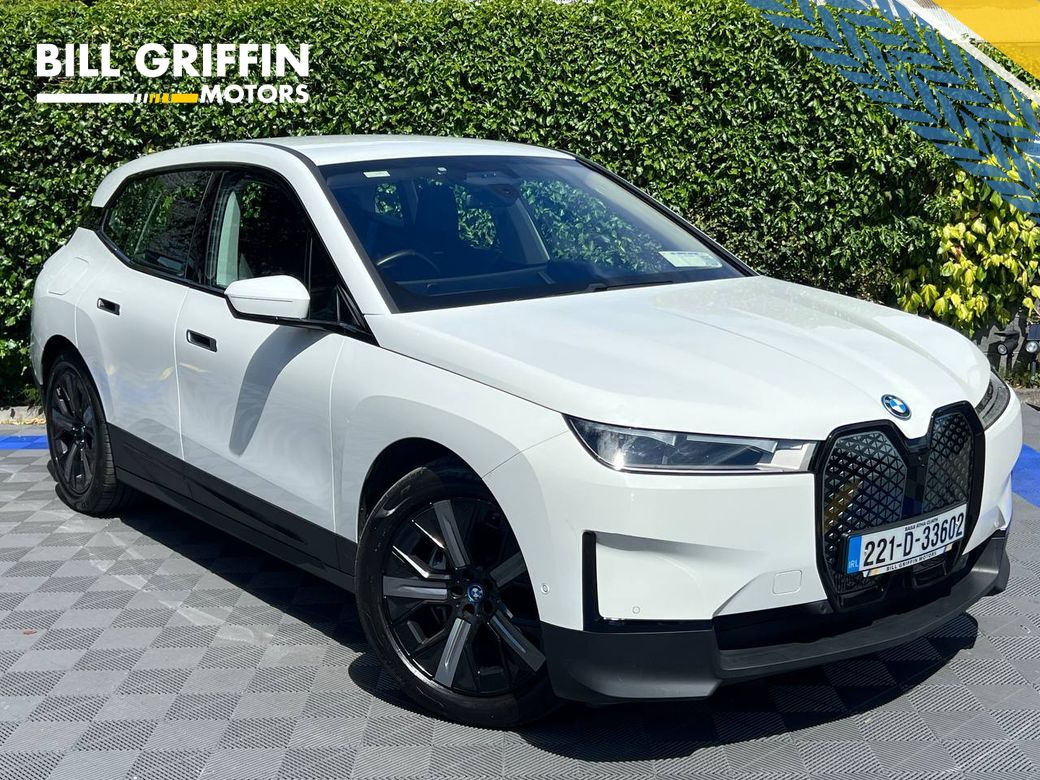 Image for 2022 BMW iX SPORT XDRIVE40 76.6KWH ** HIGH SPEC ** // LOW MILEAGE // HAMRAN/KARDON // 360 PARKING CAMERAS 