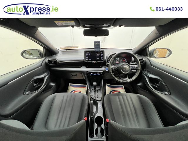 Image for 2022 Toyota Yaris 1.5 HYBRID X Automatic, Reversing camera