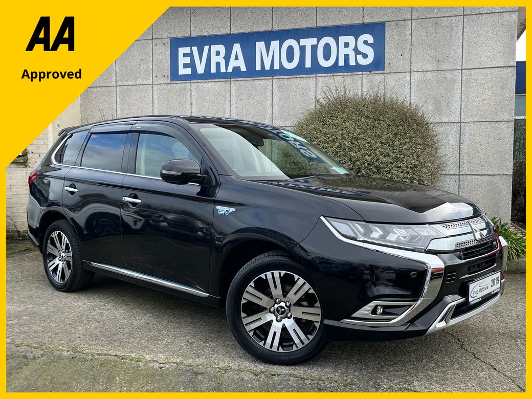 Image for 2019 Mitsubishi Outlander PHEV 4WD G AUTOMATIC 2.4 PETROL HYBRID //HIGH SPEC//HALF LEATHER HEATED SEATS//HEATED STEERING WHEEL//ADAPTIVE CRUISE CONTROL//REVERSE CAMERA//