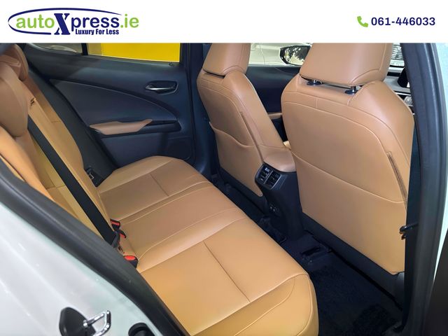 Image for 2019 Lexus UX 250H VERSION C 2.0 Hybrid Automatic, Reversing camera