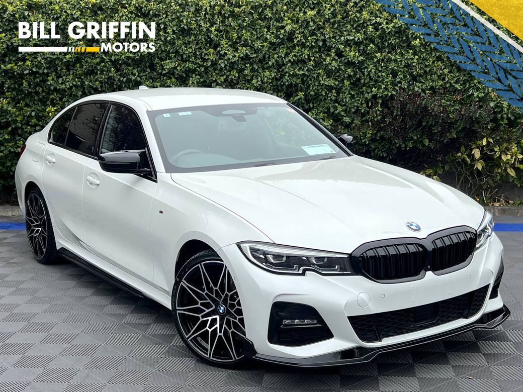 Image for 2021 BMW 3 Series 330e M-SPORT COMPETITION 2.0 HYBRID // FULL SERVICE HISTORY // HEATED M-SPORT SEATS // AMBIENT LIGHTING PACK