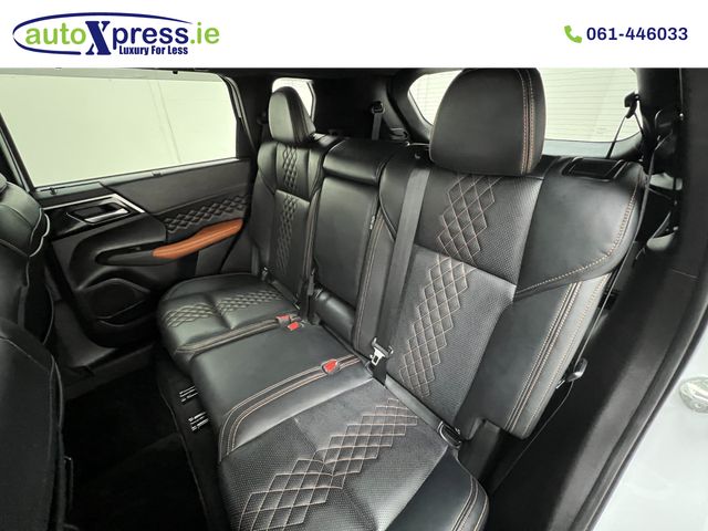 Image for 2023 Mitsubishi Outlander 4WD PHEV Low mileage, Reversing camera