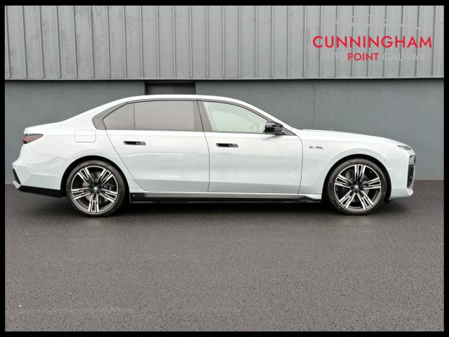 Image for 2025 BMW 7 Series M760e xDrive M Sport Pro [Ultimate Pack]