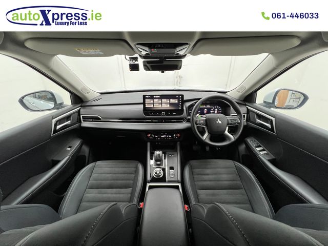 Image for 2024 Mitsubishi Outlander 4WD PHEV G, Low mileage, Reversing camera