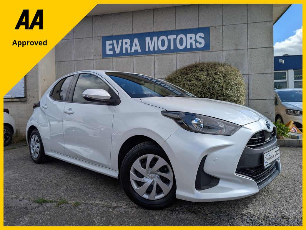 Image for 2023 Toyota Yaris X HYBRID AUTOMATIC 1.5 PETROL //KEYLESS ENTRY//REVERSE CAMERA//ADAPTIVE CRUISE CONTROL//