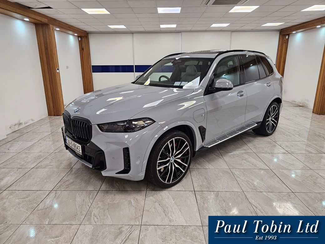 Image for 2026 BMW X5 50e M Sport Pro // PAN SUNROOF