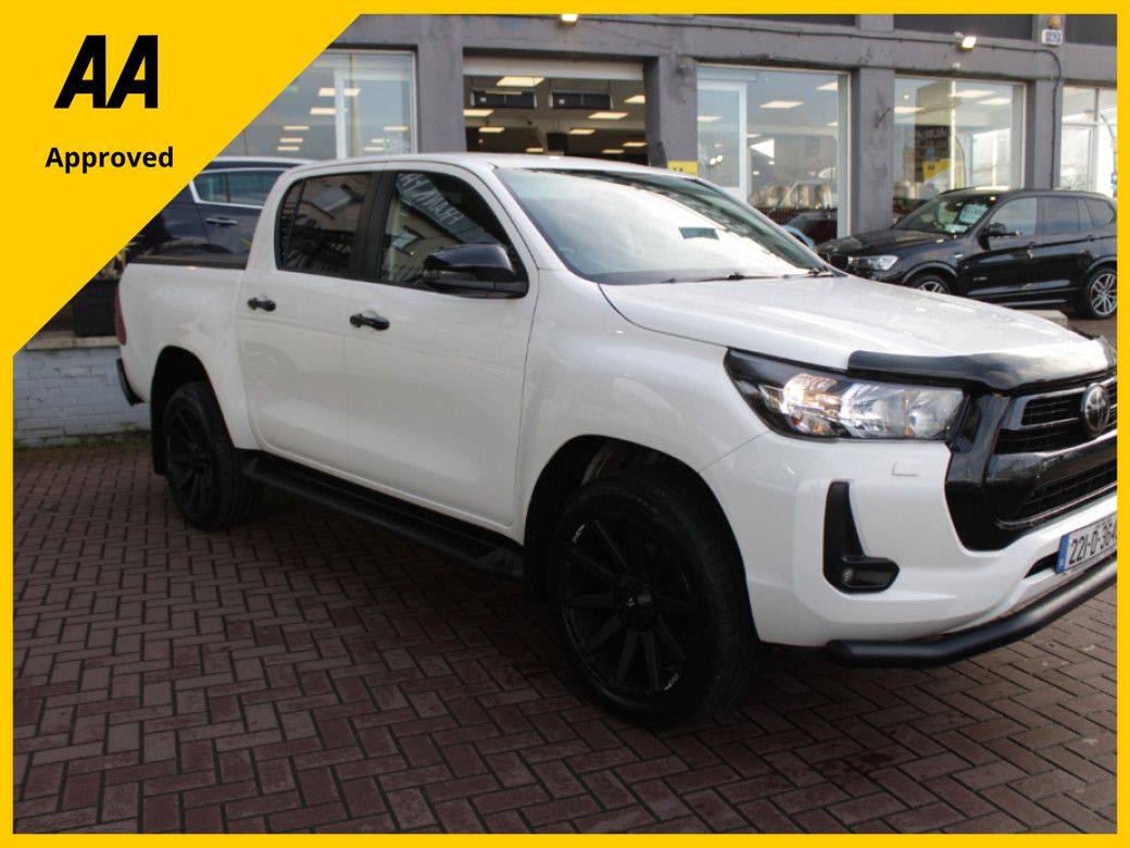 Image for 2022 Toyota Hilux 2.4 D-4D ICON SPORT EDITION DOUBLE CAB AUTOMATIC WITH CANOPY // 1 OWNER WITH STAMPED TOYOTA SERVICE HISTORY // NEVER BEEN USED FOR TOWING SO NO TOW BAR // BUY WITH CONFIDENCE AA AND SIMI APPROVED 25