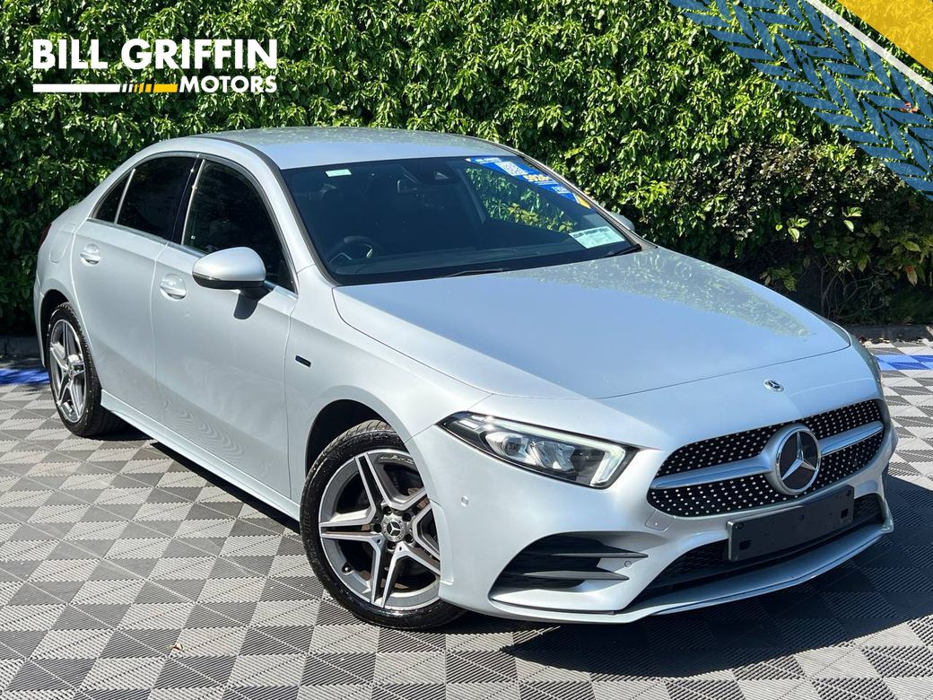 Image for 2021 Mercedes-Benz A Class A250e AMG-LINE EXECUTIVE 1.3 HYBRID // VIRTUAL COCKPIT // AMG-LINE HEATED SEATS // APPLE CARPLAY/ANDROID AUTO
