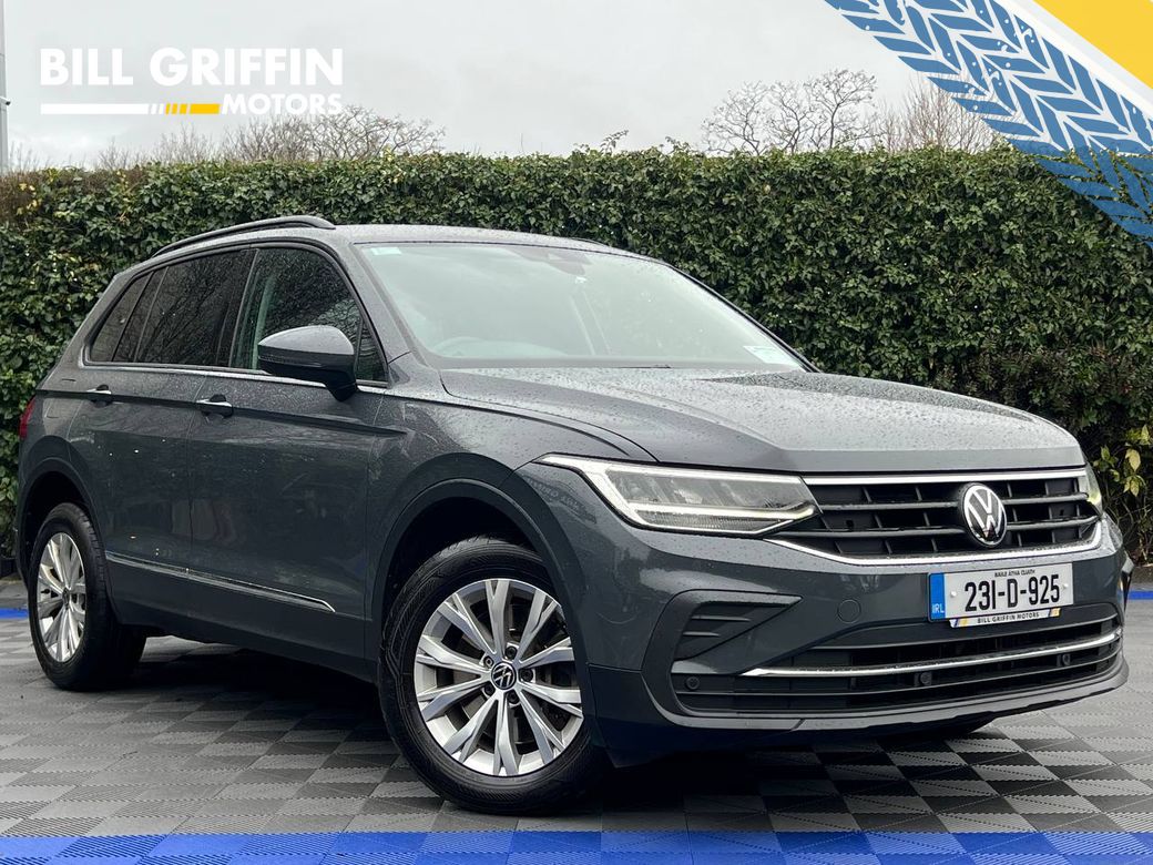 Image for 2023 Volkswagen Tiguan LIFE 1.4 HYBRID // DIGITAL CLUSTER // APPLE CARPLAY/ANDROID AUTO // DUAL ZONE CLIMATE CONTROL