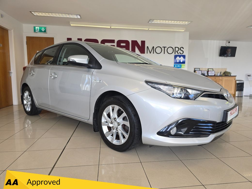 Image for 2016 Toyota Auris Hybrid Luna Automatic
