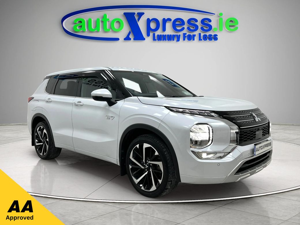 Image for 2023 Mitsubishi Outlander 4WD PHEV Low mileage, Reversing camera