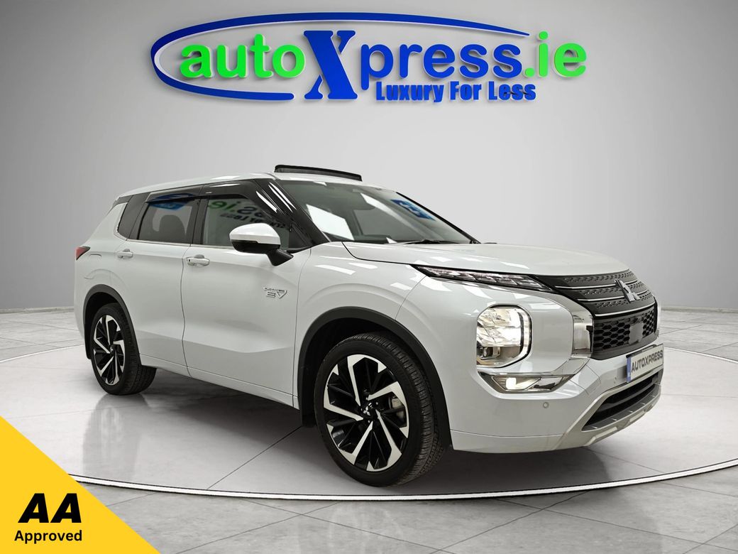 Image for 2023 Mitsubishi Outlander PHEV 4WD, 7 Seats, Low mileage, Reversing camera