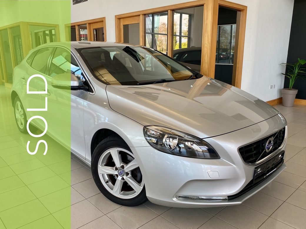 Image for 2015 Volvo V40 D2 SE 5DR