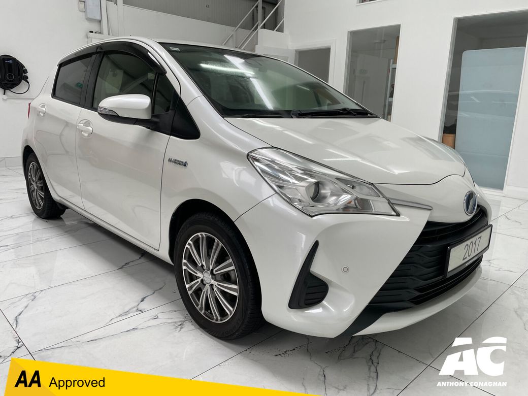 Image for 2017 Toyota Yaris Hybrid