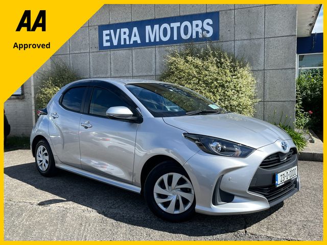 Image for 2023 Toyota Yaris X HYBRID AUTOMATIC 1.5 PETROL //LOW MILES//REVERSE CAMERA//ADAPTIVE CRUISE CONTROL//
