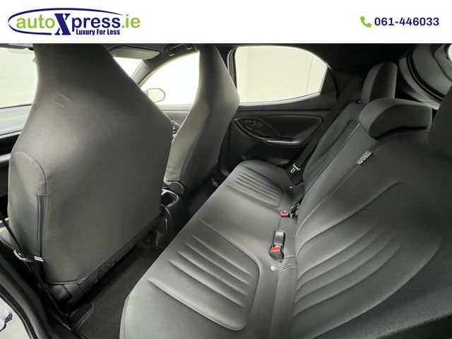 Image for 2022 Toyota Yaris 1.5 HYBRID X Automatic, Reversing camera