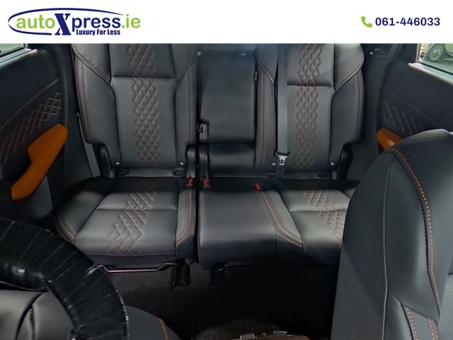 Image for 2023 Mitsubishi Outlander PHEV 4WD, 7 Seats, Ultra low mileage 