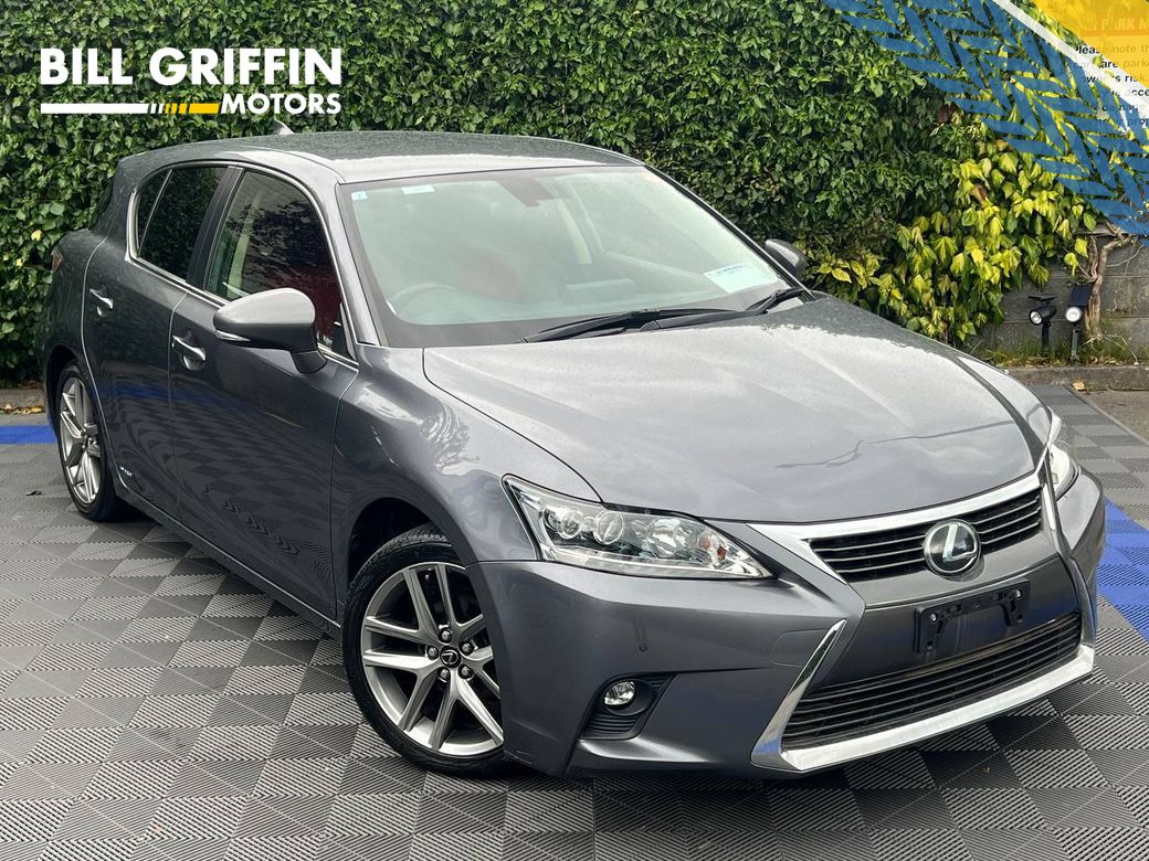 Image for 2017 Lexus CT 200h 1.8 HYBRID AUTO // LEATHER/SUEDE POWERED & HEATED SEATS // 17" ALLOYS // REVERSE CAMERA