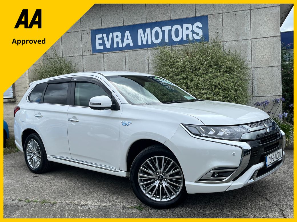 Image for 2021 Mitsubishi Outlander G 4WD PHEV AUTOMATIC 2.4 PETROL //HIGH SPEC//REVERSE CAMERA//HALF LEATHER ELECTRIC HEATED SEATS//HEATED STEERING WHEEL//ADAPTIVE CRUISE CONTROL//KEYLESS ENTRY//