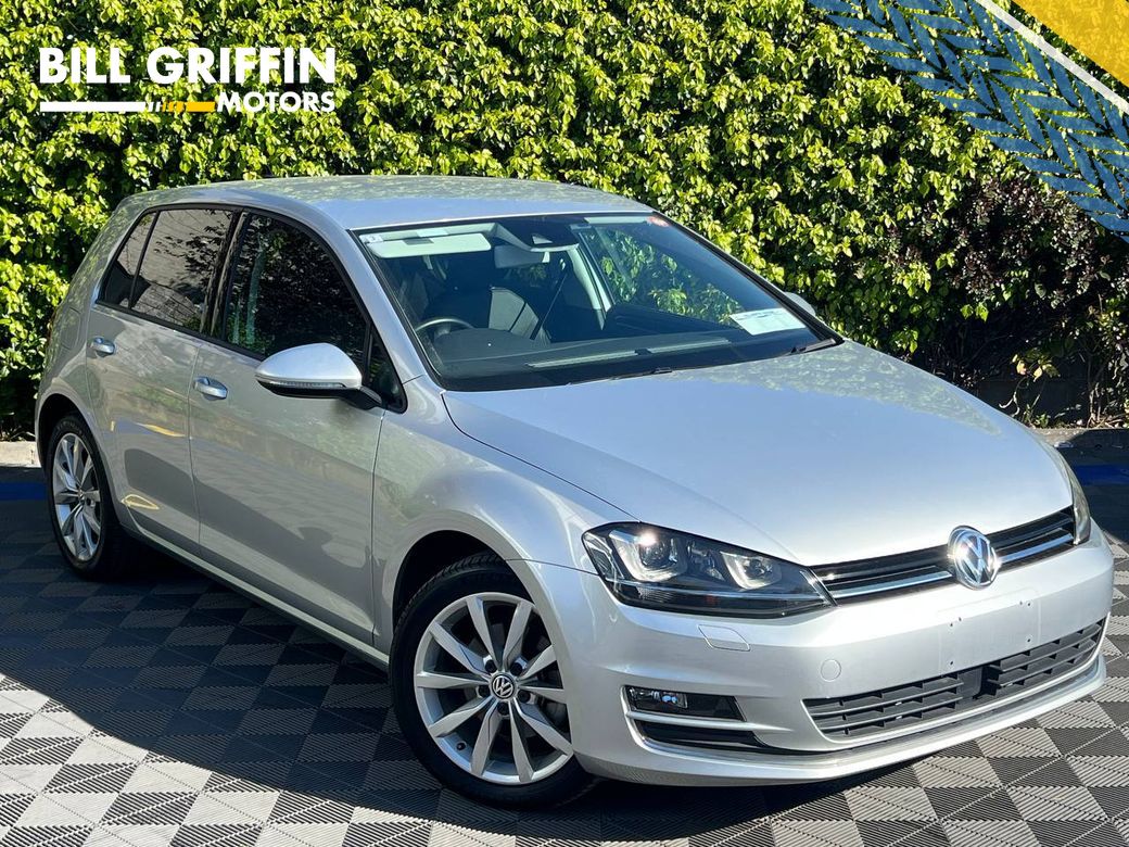 Image for 2016 Volkswagen Golf HIGHLINE 1.4 TSI // VERY LOW MILEAGE // REVERSE CAMERA // DUAL ZONE CLIMATE CONTROL