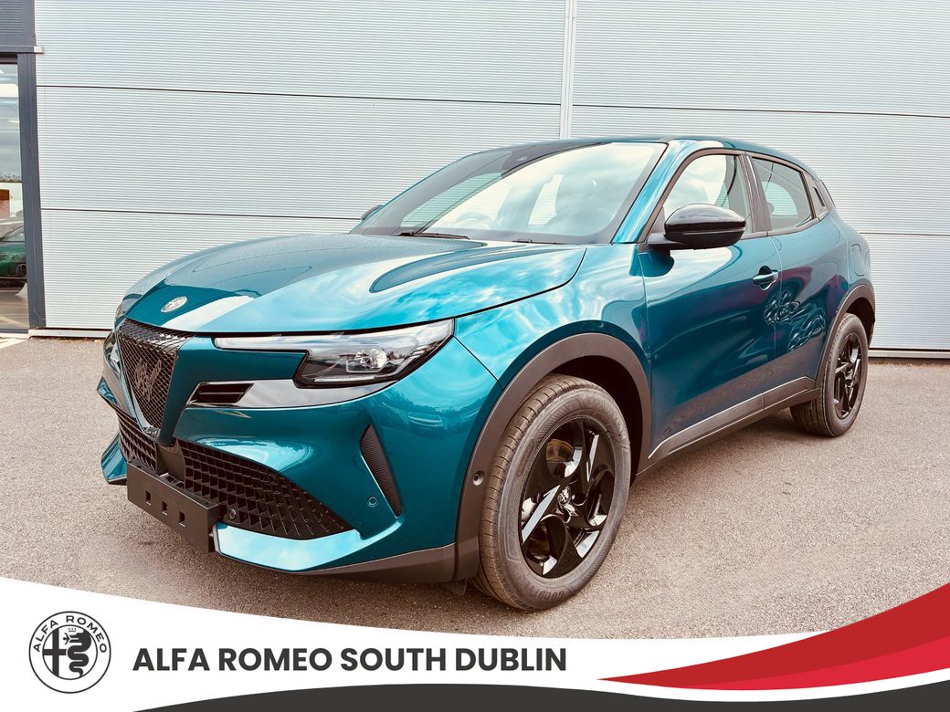 Image for 2025 Alfa Romeo Junior Ibrida + Tech pack