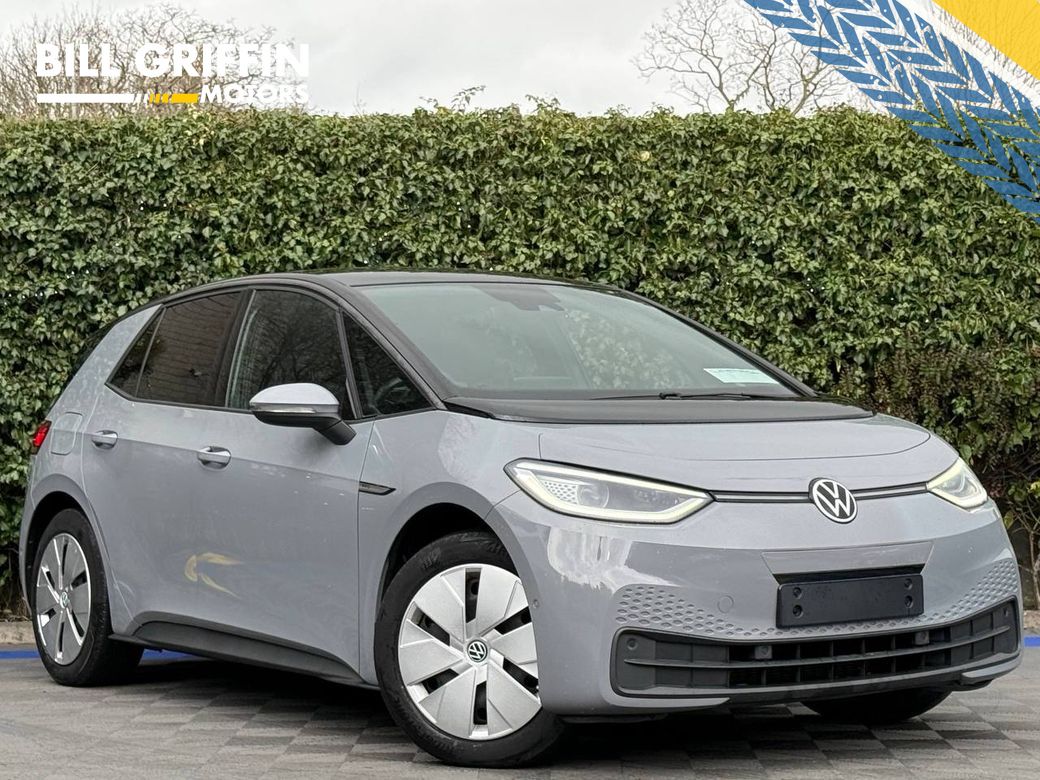Image for 2023 Volkswagen ID.3 FAMILY 58KWH // PANORAMIC SUNROOF // HEATED SEATS // APPLE CARPLAY/ANDROID AUTO
