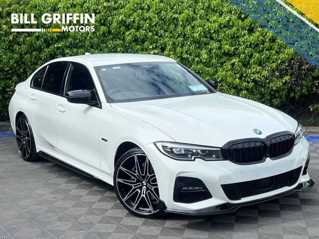 Image for 2021 BMW 3 Series 330e M-SPORT COMPETITION 2.0 HYBRID // 360 PARKING CAMERAS // NEW 20" COMPETITION ALLOYS // APPLE CARPLAY