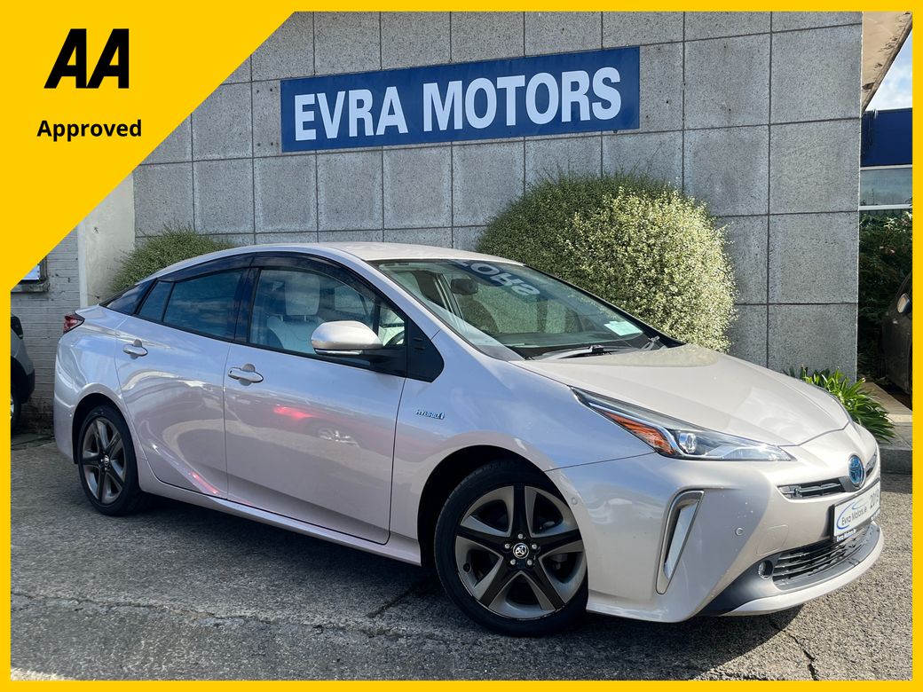 Image for 2019 Toyota Prius TOURING SELECTION AUTOMATIC HYBRID 1.8 PETROL //MASSIVE SPEC//FULL LEATHER//REVERSE CAMERA//HEAD UP DISPLAY//HEATED SEATS// 