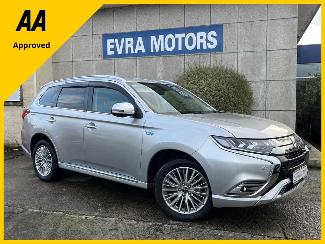 Image for 2019 Mitsubishi Outlander G PLUS AUTOMATIC 2.4 PETROL PLUG IN HYBRID //LOW MILES//KEYLESS ENTRY//REVERSE CAMERA//HEATED SEATS AND STEERING WHEEL//ADAPTIVE CRUISE CONTROL//