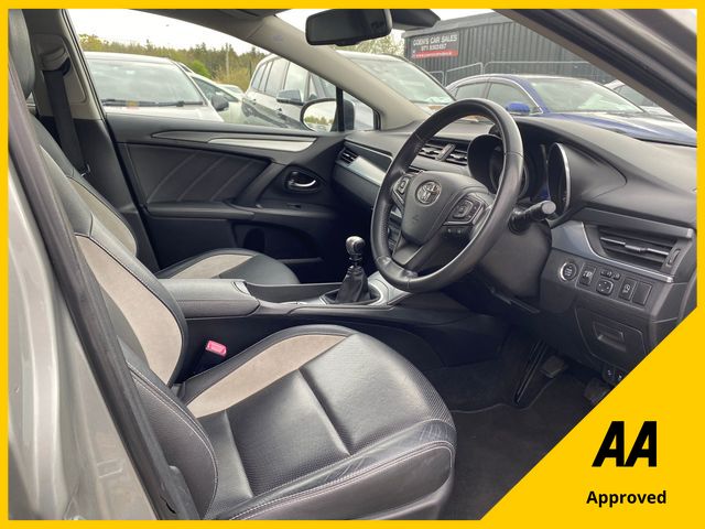 Image for 2017 Toyota Avensis 1.6D SOL Navi - Leather 