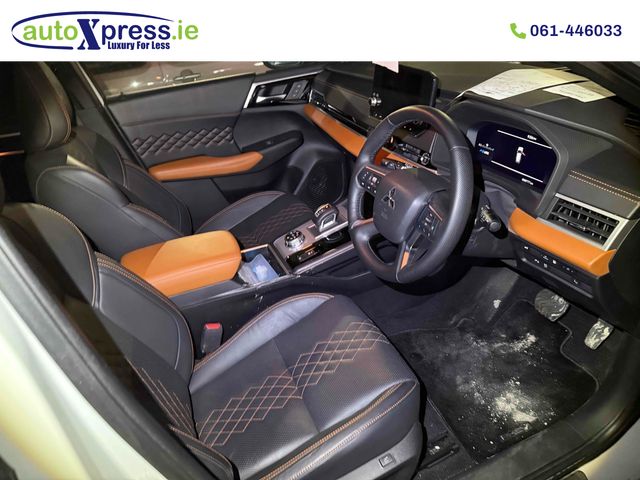 Image for 2022 Mitsubishi Outlander PHEV 4WD, 7 Seats, Panoramic Sunroof