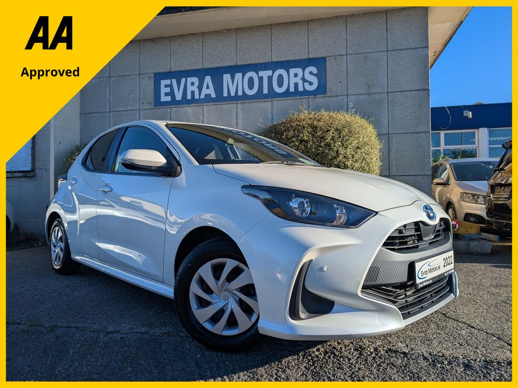 Image for 2022 Toyota Yaris G HYBRID AUTOMATIC 1.5 PETROL //ADAPTIVE CRUISE CONTROL//KEYLESS ENTRY//REVERSE CAMERA//