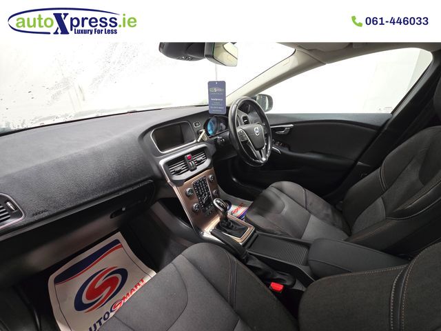 Image for 2014 Volvo V40 1.6 T4 Cross Country Automatic, Reversing camera