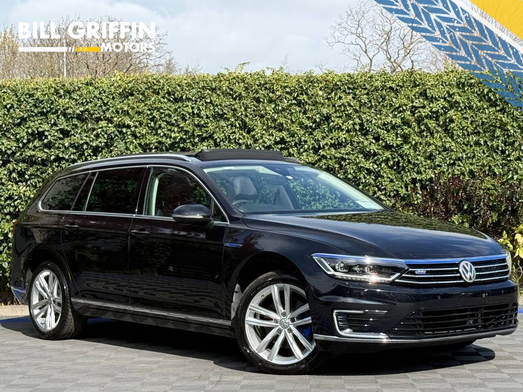 Image for 2016 Volkswagen Passat GTE VARIANT 1.4 HYBRID // OPENING PAN ROOF // APPLE CARPLAY/ANDROID AUTO // DRIVER MASSAGE SEAT