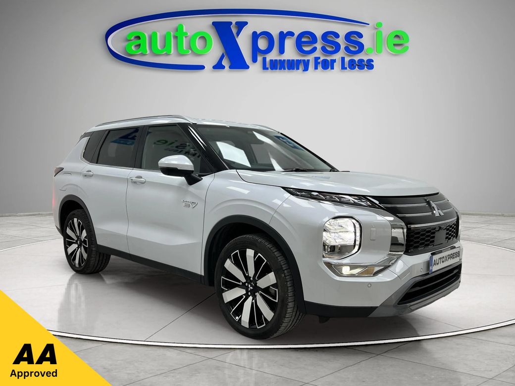 Image for 2024 Mitsubishi Outlander 4WD PHEV G, Low mileage, Reversing camera