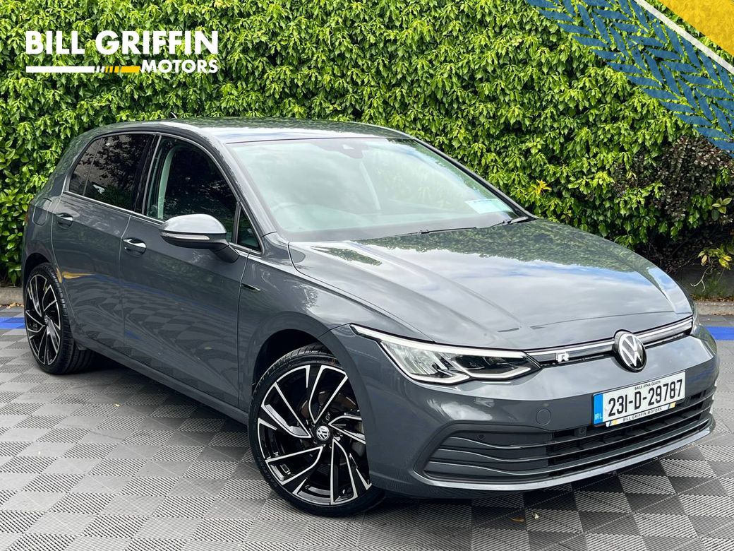 Image for 2023 Volkswagen Golf R-LINE PACK 1.0 TSI HYBRID // NEW 19" R-LINE ALLOYS // DIGITAL CLUSTER // ADAPTIVE CRUISE CONTROL
