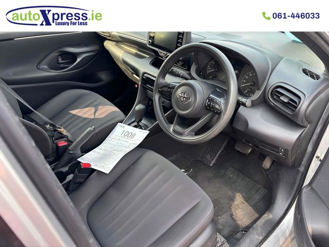 Image for 2021 Toyota Yaris 1.5 HYBRID X Automatic, Reversing camera