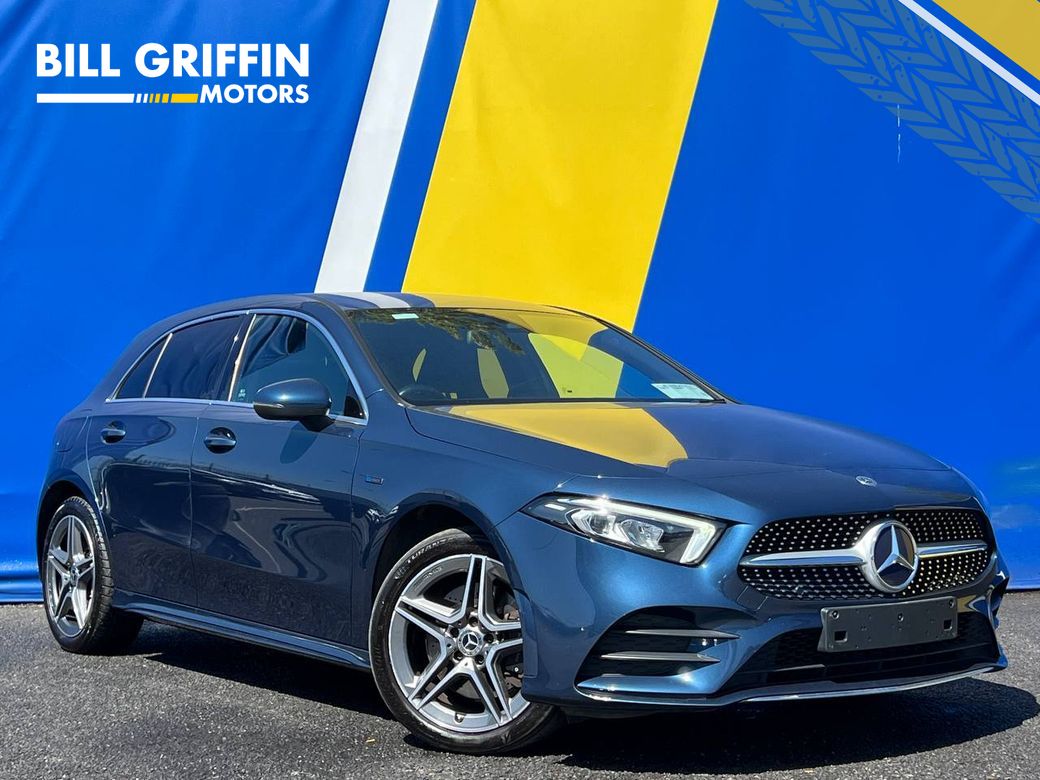 Image for 2021 Mercedes-Benz A Class A250e AMG-LINE 1.3 HYBRID // 18" ALLOYS // MULTIMEDIA DISPLAY // HEATED SEATS 