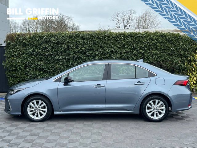 Image for 2023 Toyota Corolla LUNA 1.8 HYBRID // APPLE CARPLAY/ANDROID AUTO // DIGITAL CLUSTER // REVERSE CAMERA